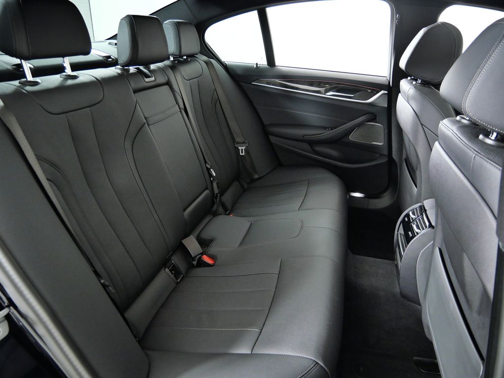 Thumbnail: 2023 BMW 5 Series - 30