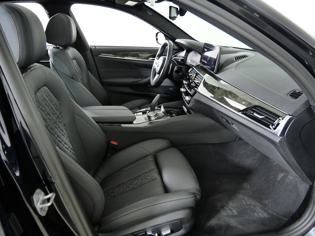 Thumbnail: 2023 BMW 5 Series - 9