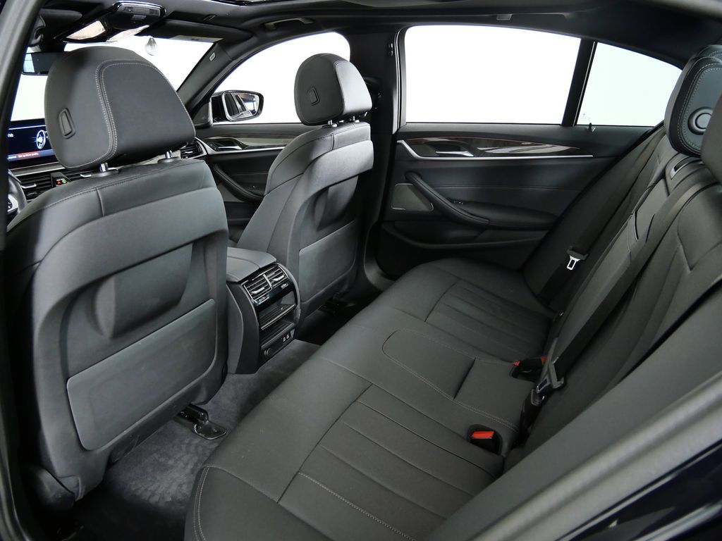 Thumbnail: 2023 BMW 5 Series - 33