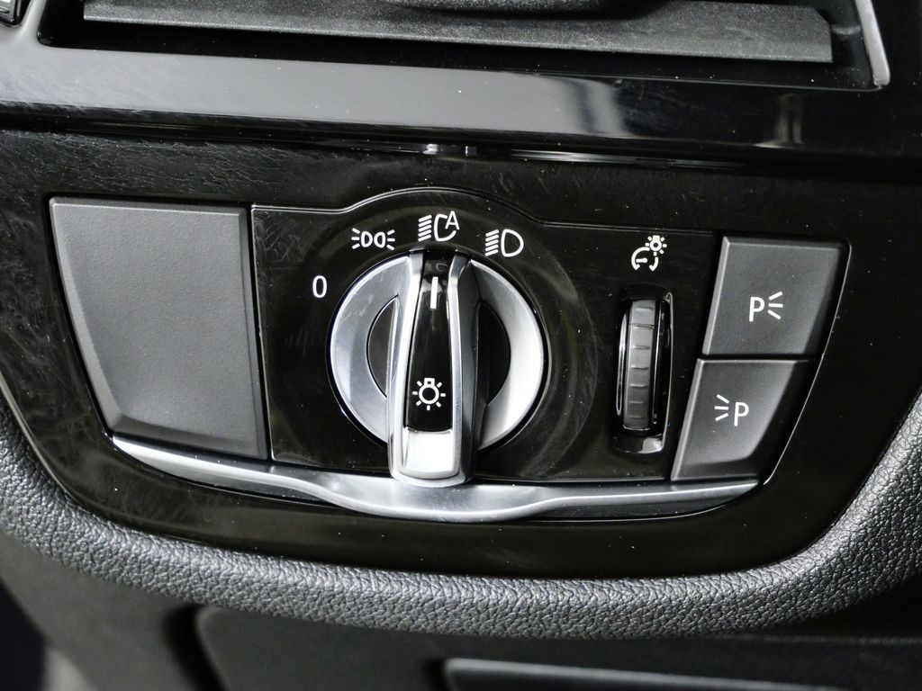 Thumbnail: 2023 BMW 5 Series - 41