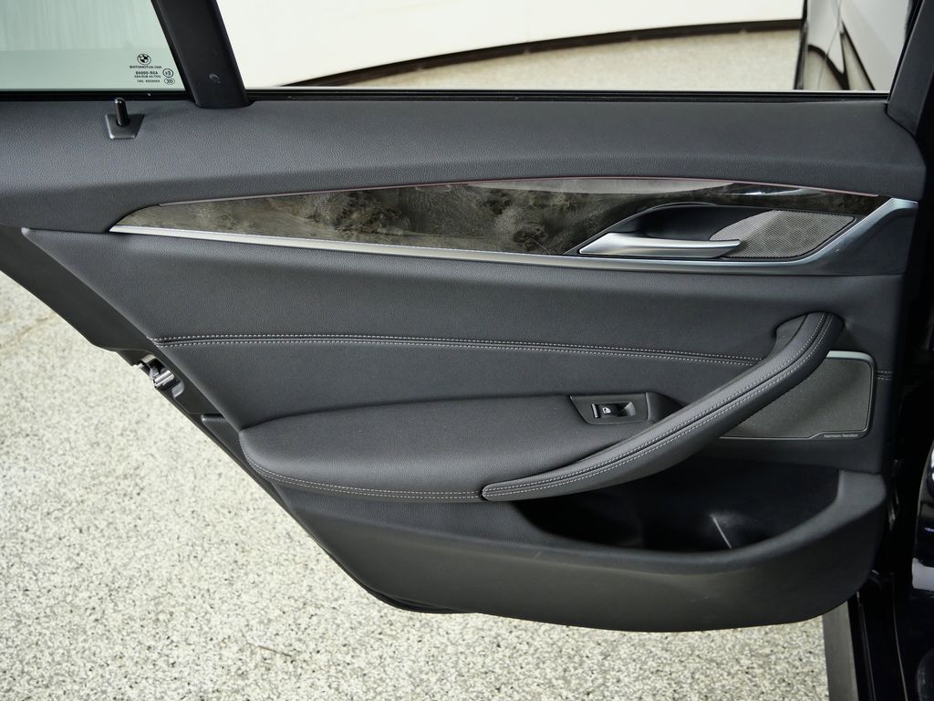 Thumbnail: 2023 BMW 5 Series - 32