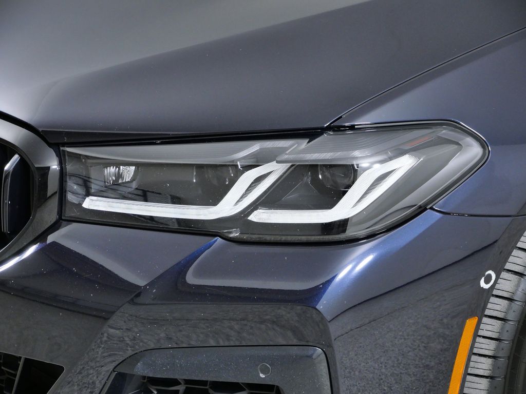 Thumbnail: 2023 BMW 5 Series - 16