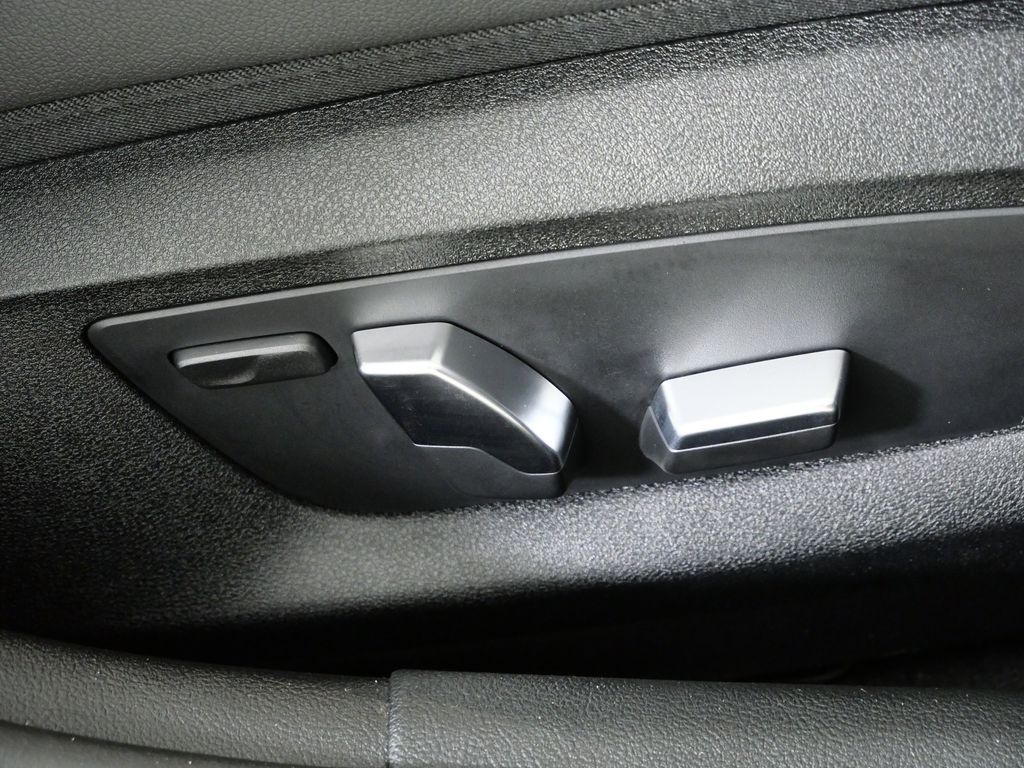 Thumbnail: 2023 BMW 5 Series - 27