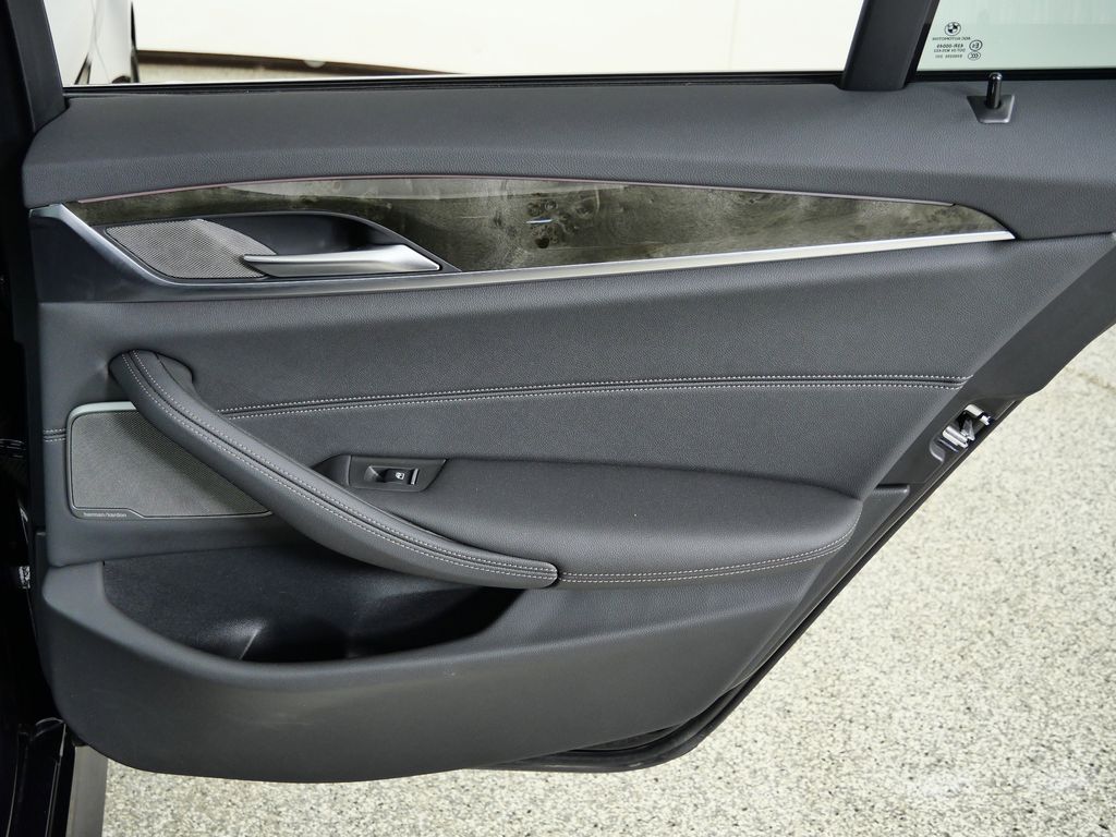 Thumbnail: 2023 BMW 5 Series - 29