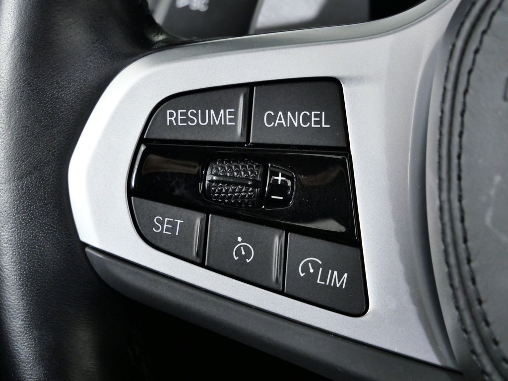 Thumbnail: 2023 BMW 5 Series - 42