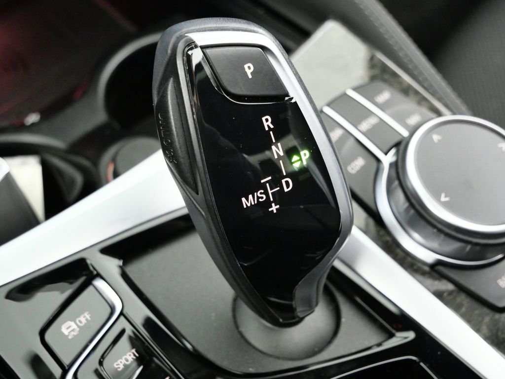 Thumbnail: 2023 BMW 5 Series - 13