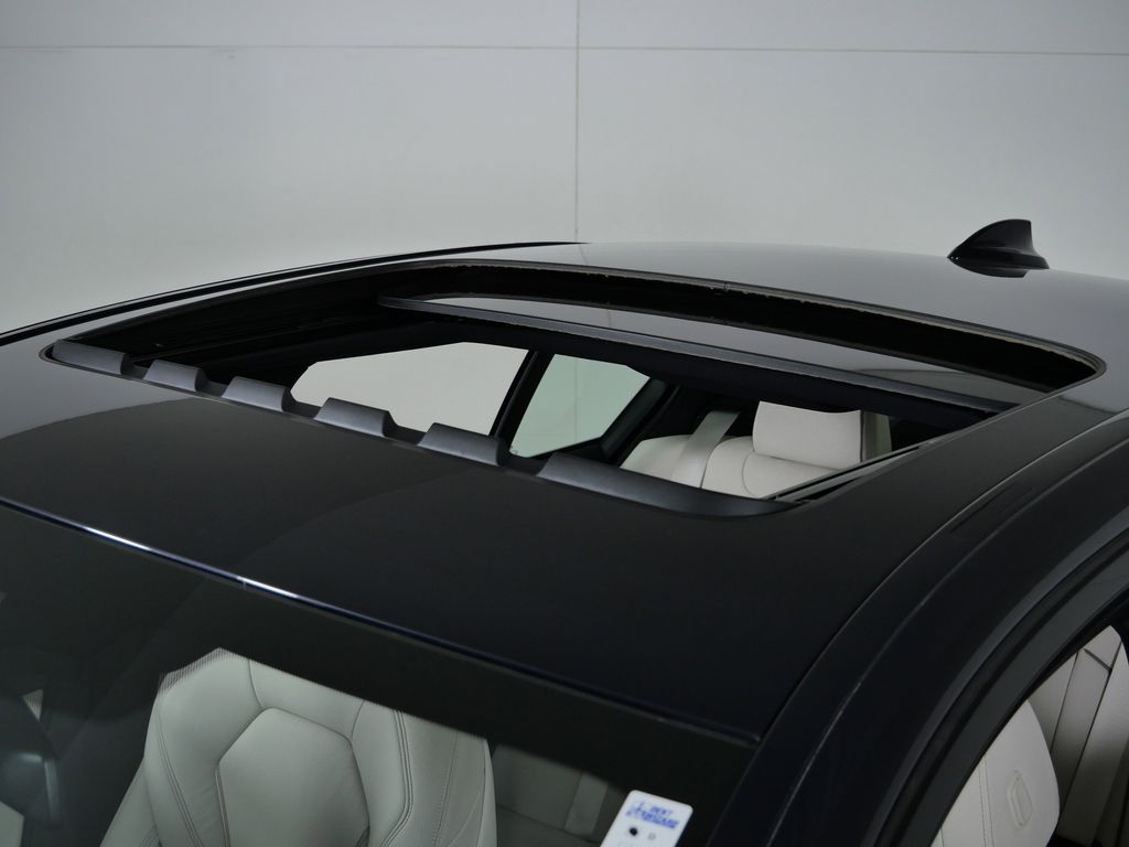 Thumbnail: 2021 BMW 5 Series - 26