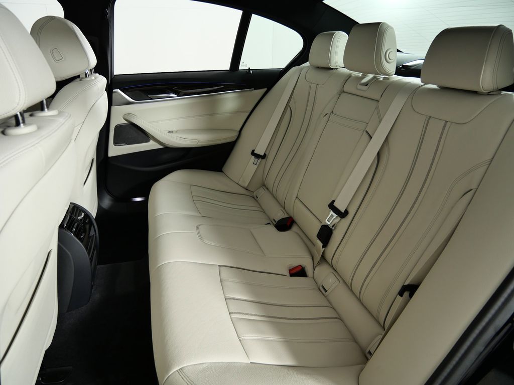 Thumbnail: 2021 BMW 5 Series - 35