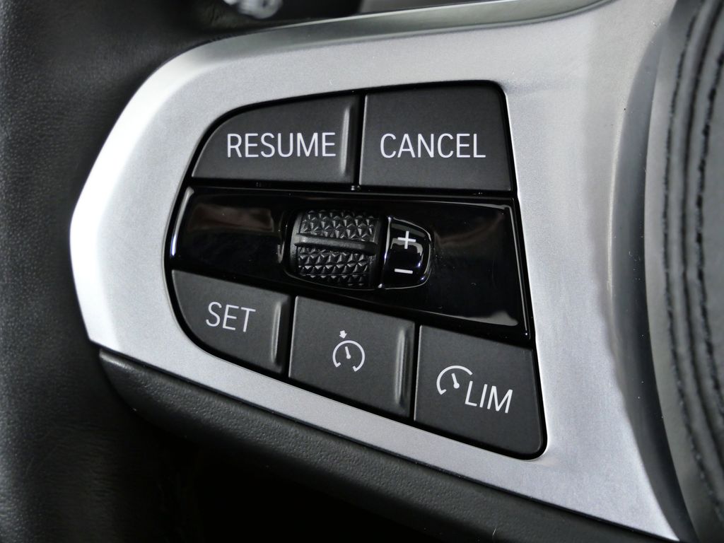 Thumbnail: 2021 BMW 5 Series - 43