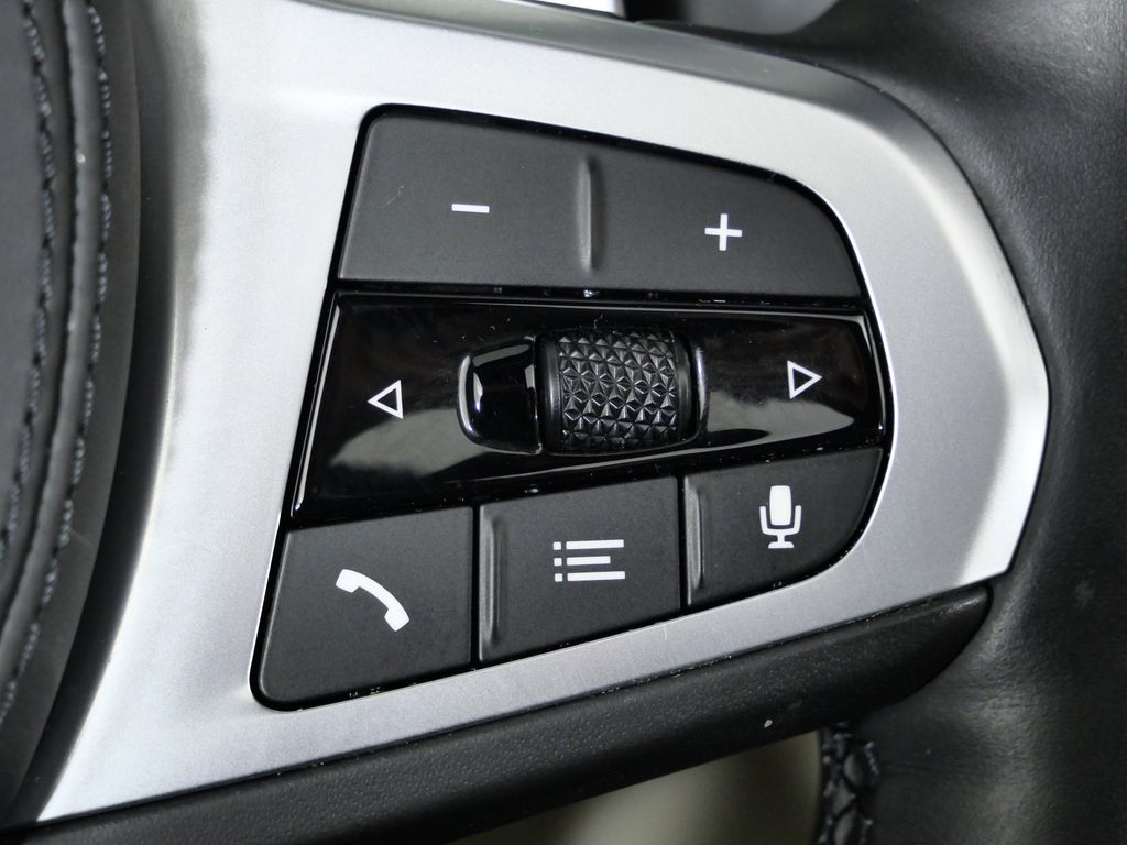 Thumbnail: 2021 BMW 5 Series - 44