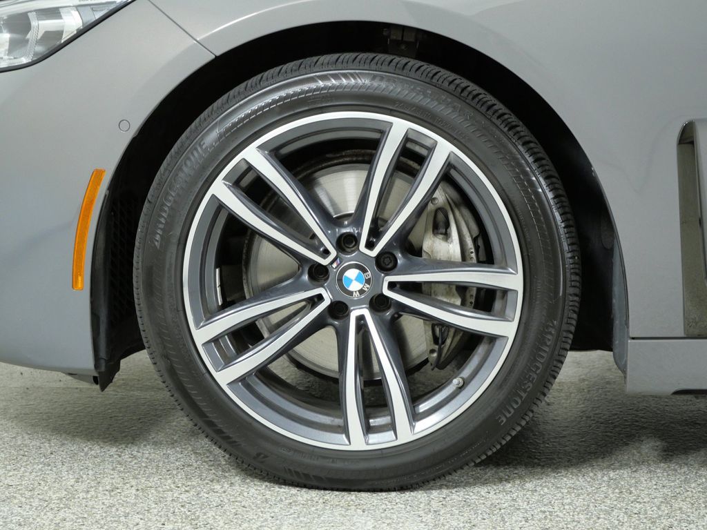 Thumbnail: 2021 BMW 7 Series - 7