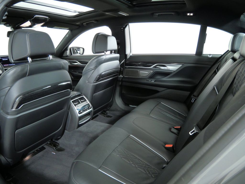 Thumbnail: 2021 BMW 7 Series - 29