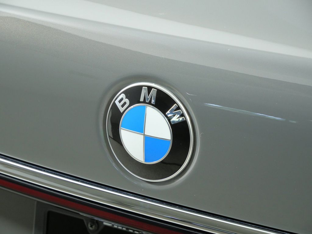 Thumbnail: 2021 BMW 7 Series - 6
