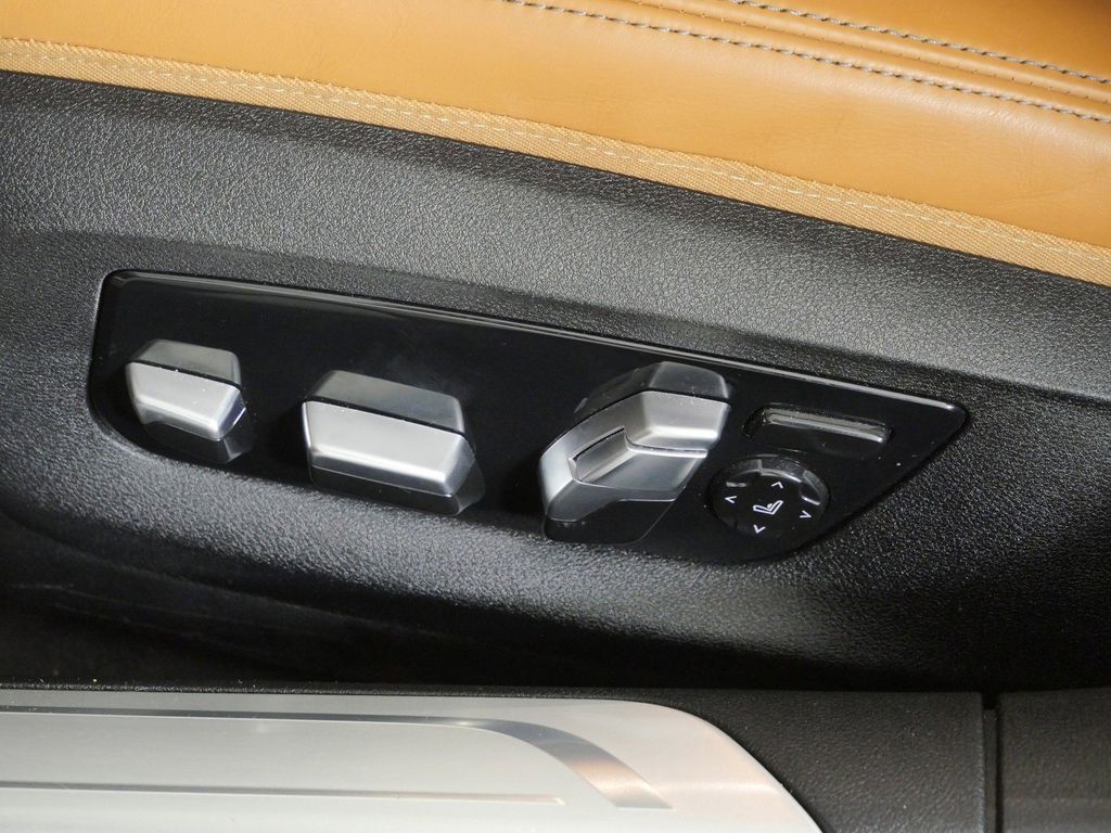 Thumbnail: 2022 BMW 7 Series - 42