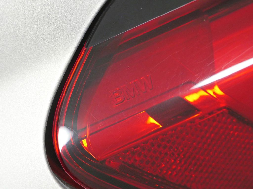 Thumbnail: 2022 BMW 7 Series - 28