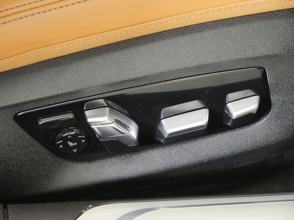 Thumbnail: 2022 BMW 7 Series - 30