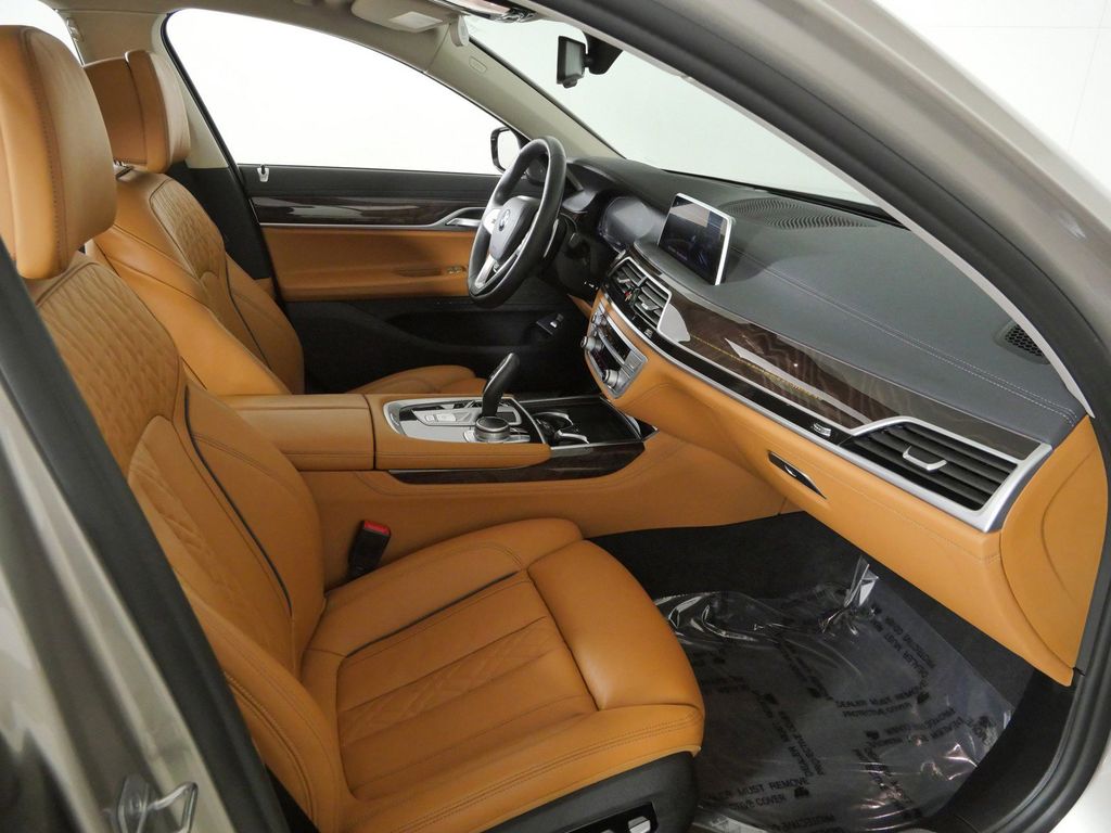 Thumbnail: 2022 BMW 7 Series - 9