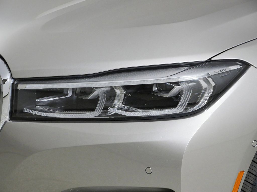 Thumbnail: 2022 BMW 7 Series - 17
