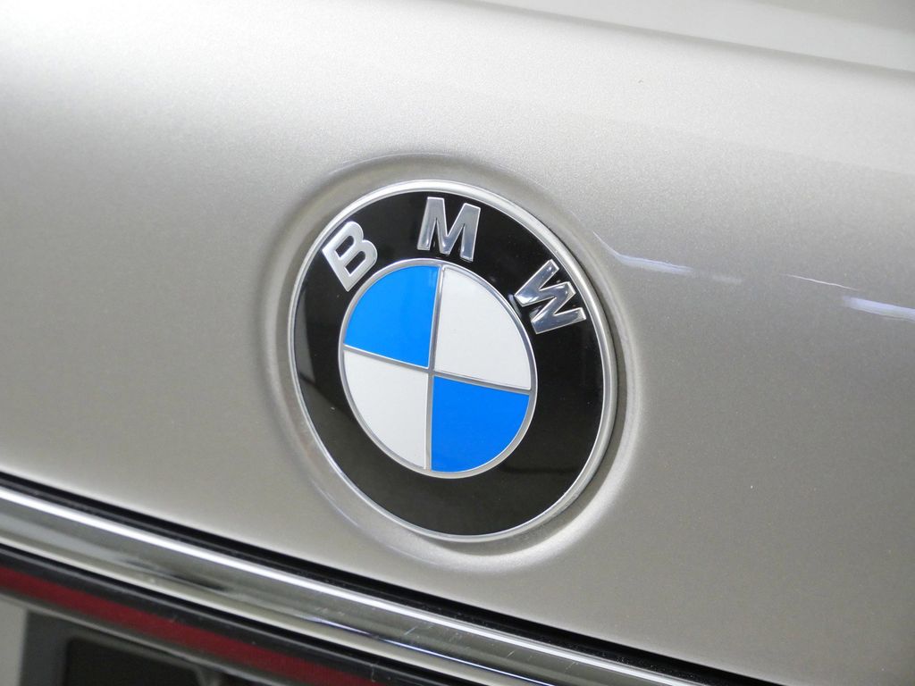 Thumbnail: 2022 BMW 7 Series - 23