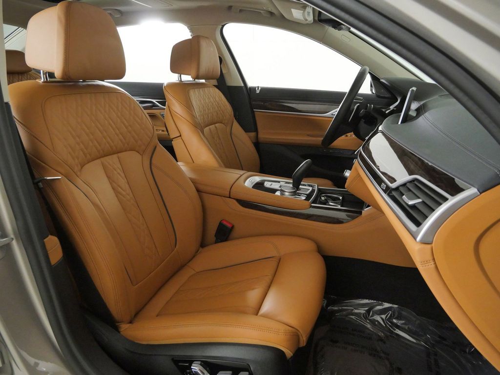 Thumbnail: 2022 BMW 7 Series - 10