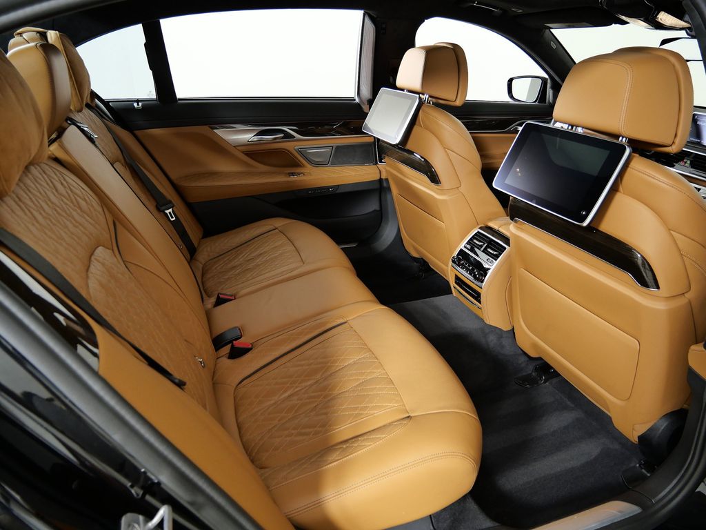 Thumbnail: 2022 BMW 7 Series - 10