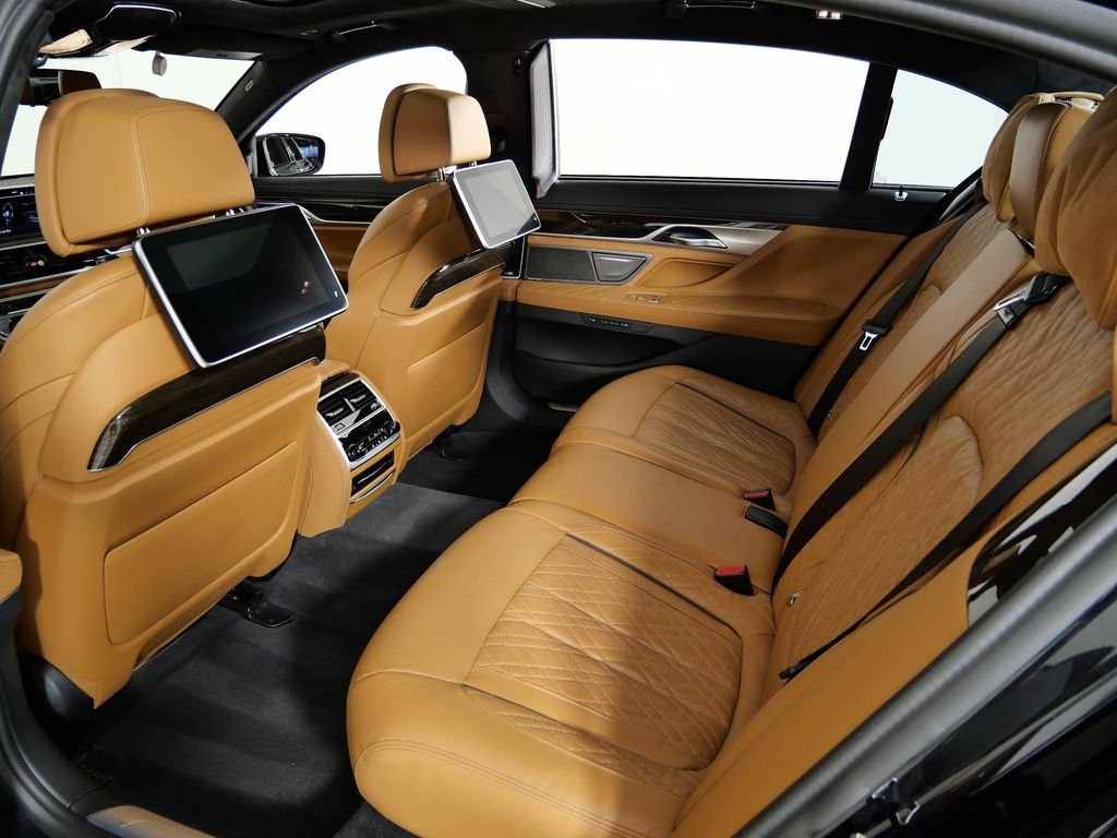 Thumbnail: 2022 BMW 7 Series - 34