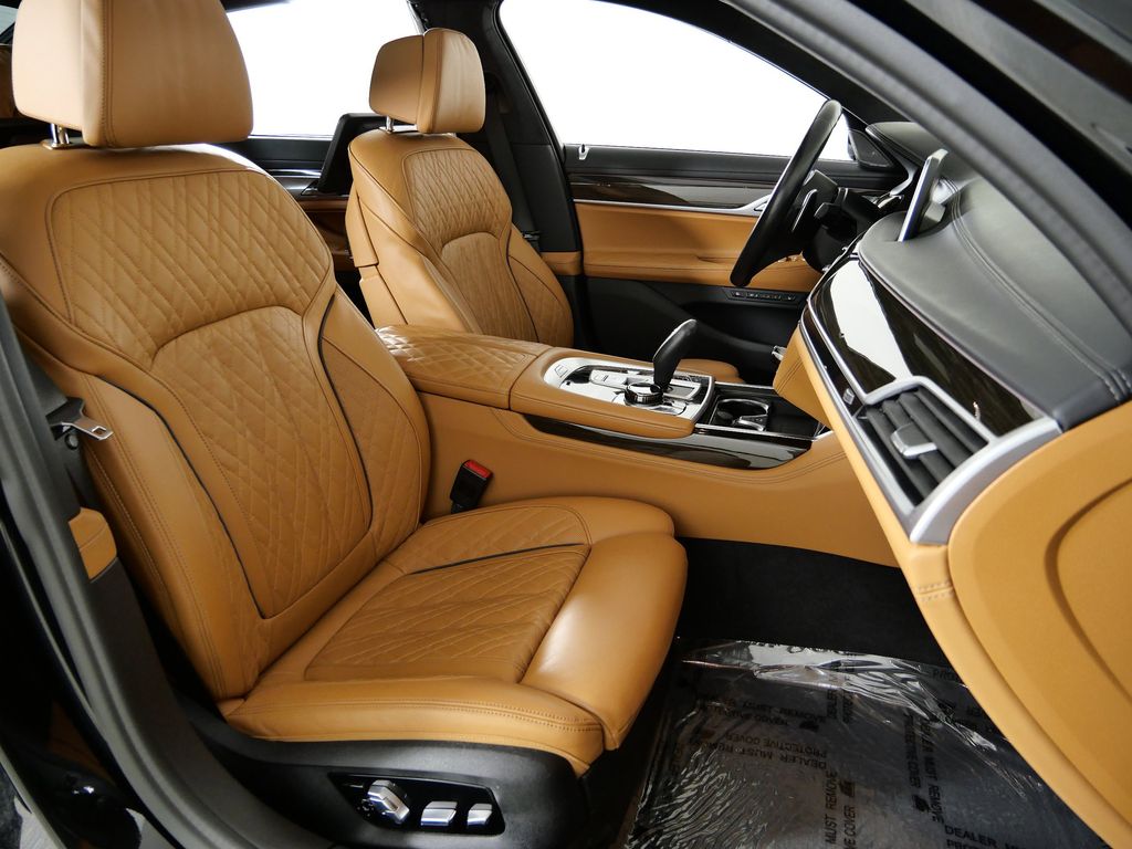 Thumbnail: 2022 BMW 7 Series - 9