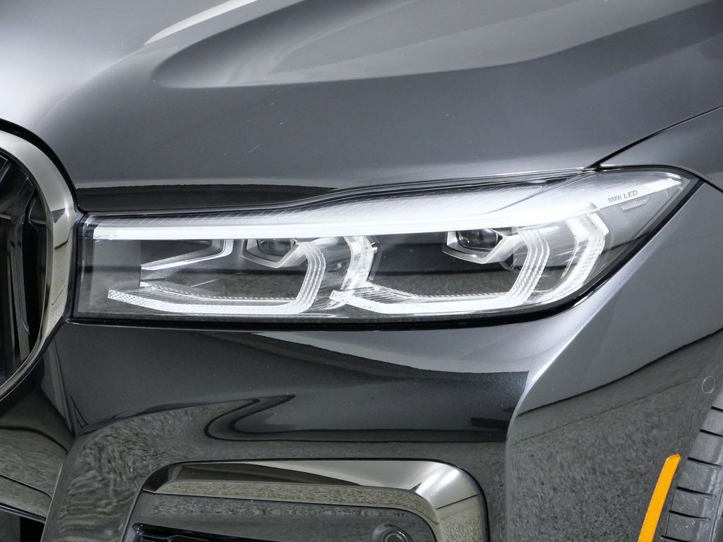 Thumbnail: 2022 BMW 7 Series - 16