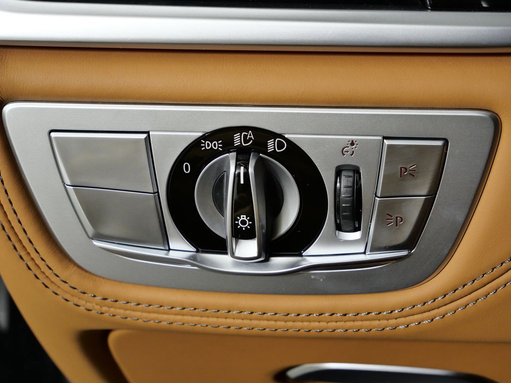 Thumbnail: 2022 BMW 7 Series - 41