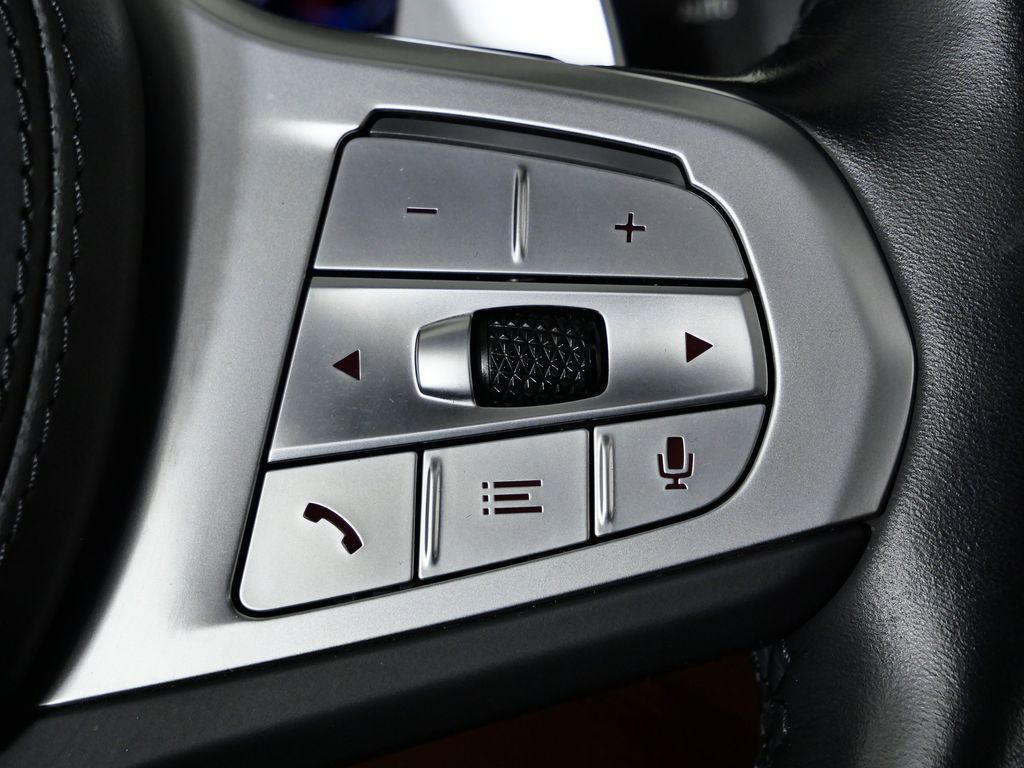 Thumbnail: 2022 BMW 7 Series - 43