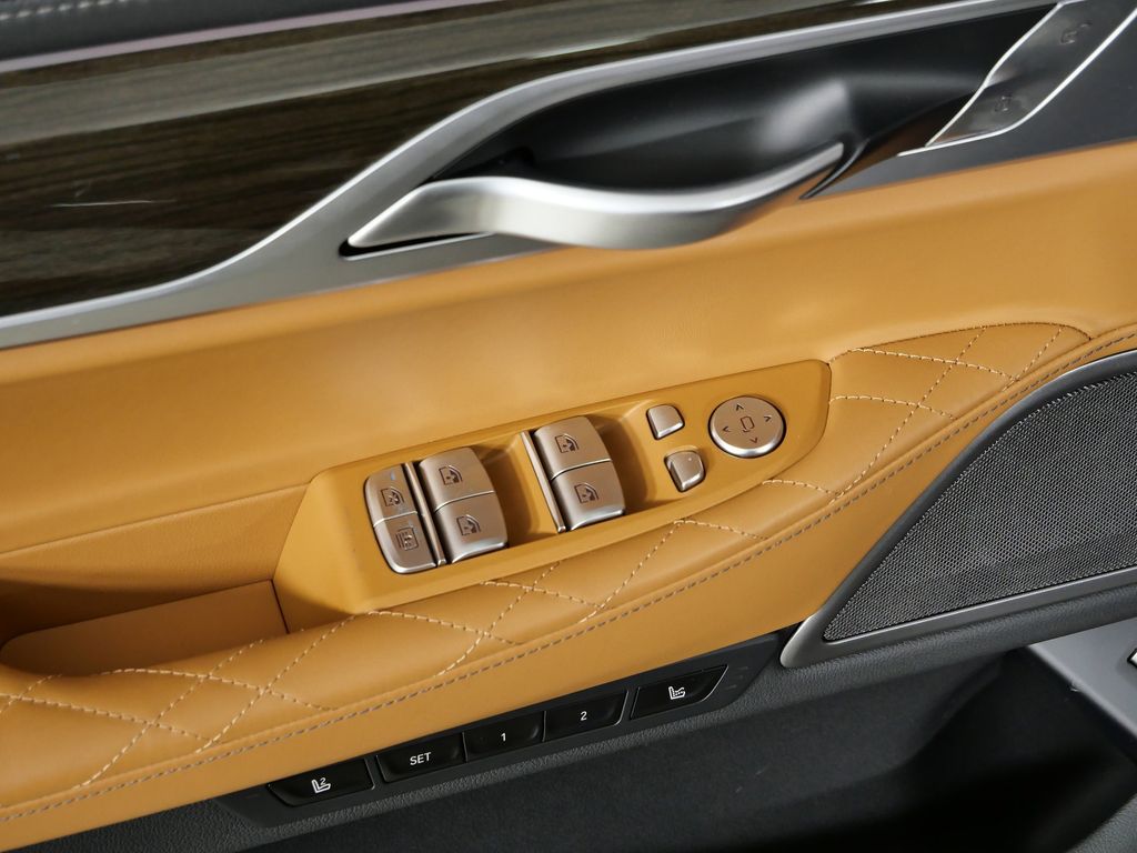 Thumbnail: 2022 BMW 7 Series - 39