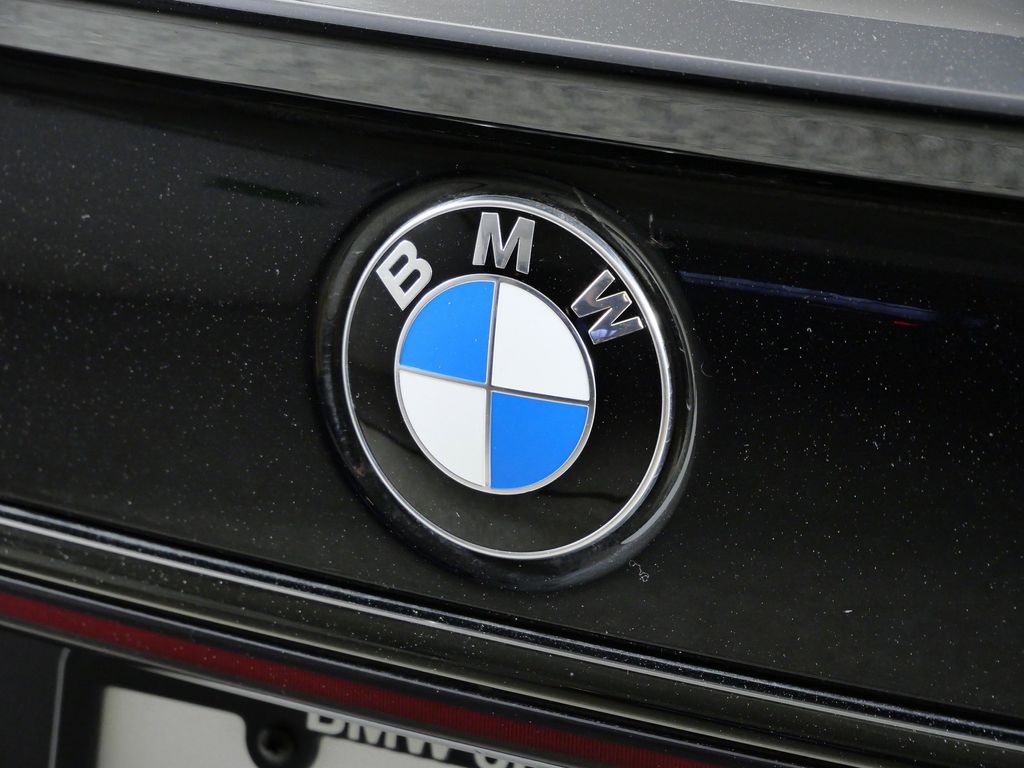 Thumbnail: 2022 BMW 7 Series - 22