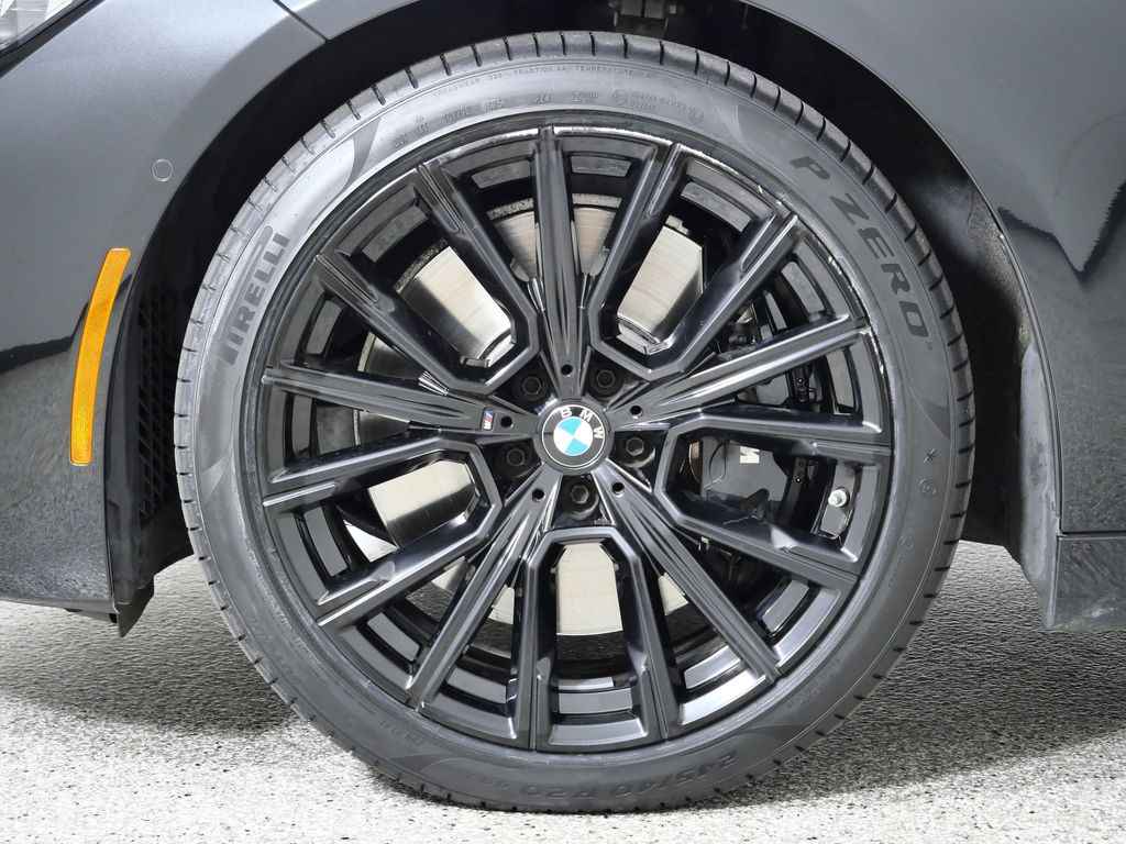 Thumbnail: 2022 BMW 7 Series - 7