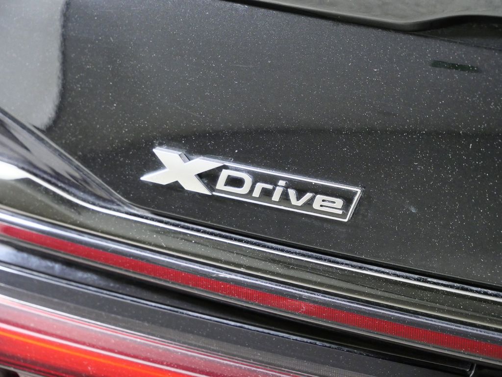 Thumbnail: 2022 BMW 7 Series - 24