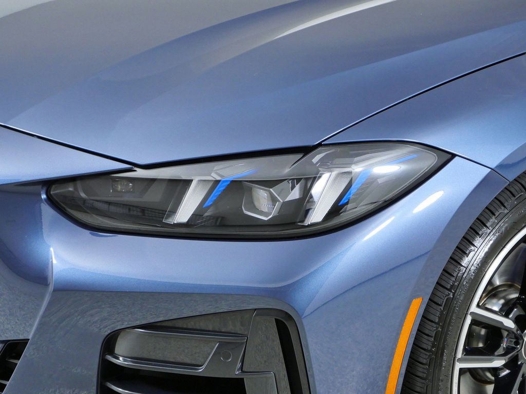 Thumbnail: 2025 BMW 4 Series - 17