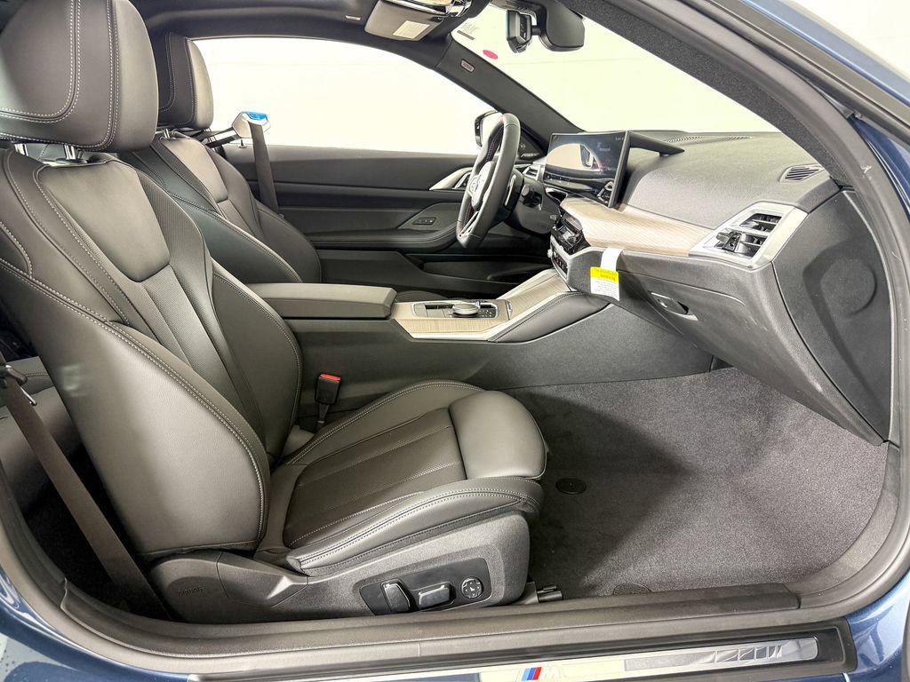 Thumbnail: 2026 BMW 4 Series - 10