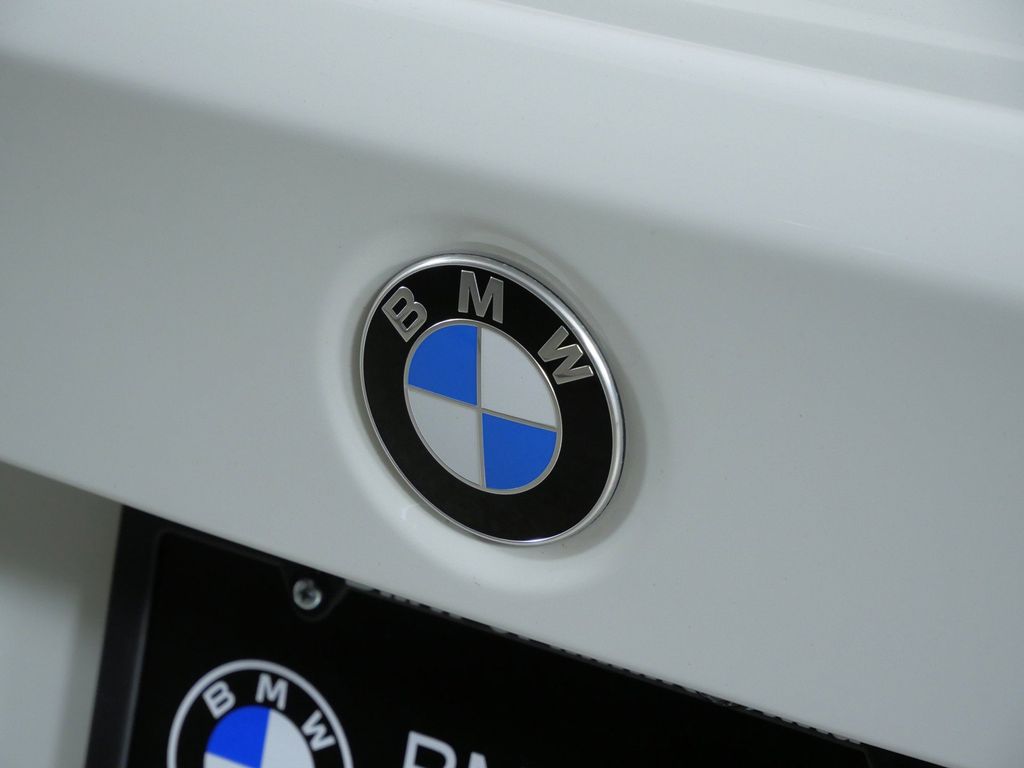 Thumbnail: 2018 BMW 3 Series - 21