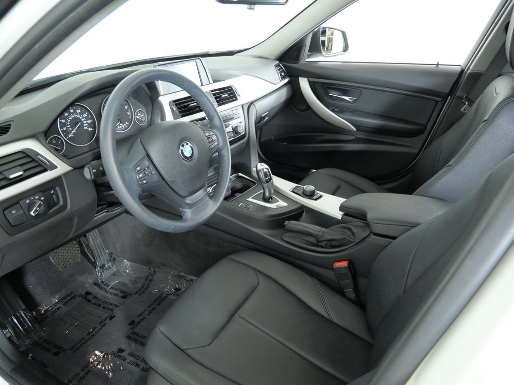 Thumbnail: 2018 BMW 3 Series - 31