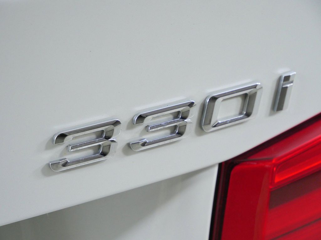 Thumbnail: 2017 BMW 3 Series - 23