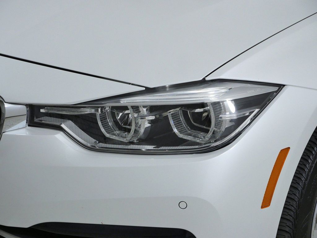 Thumbnail: 2017 BMW 3 Series - 17