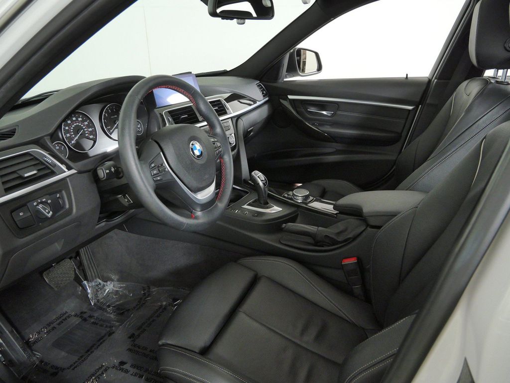 Thumbnail: 2017 BMW 3 Series - 36