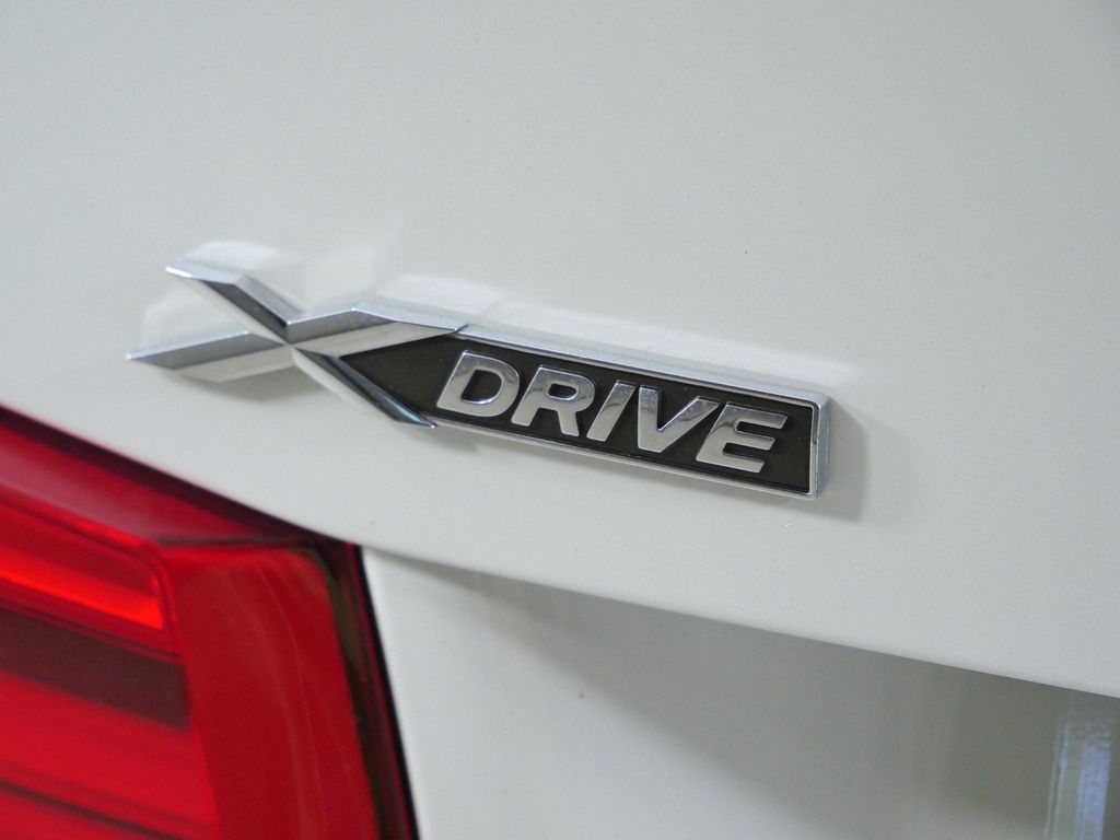 Thumbnail: 2017 BMW 3 Series - 24