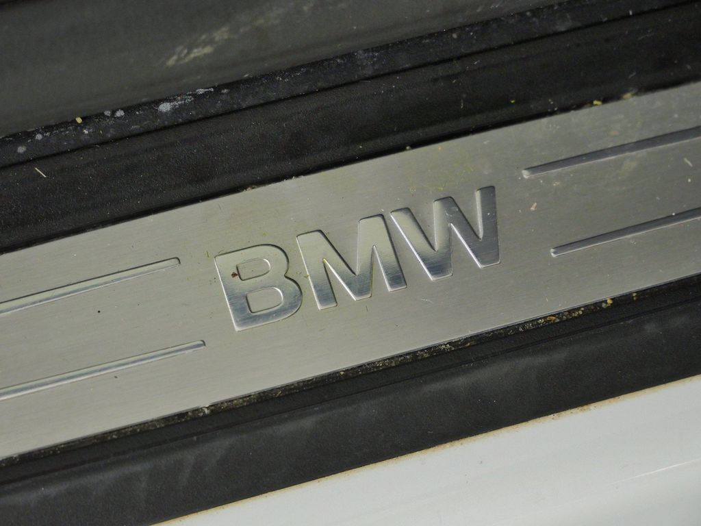 Thumbnail: 2017 BMW 3 Series - 29