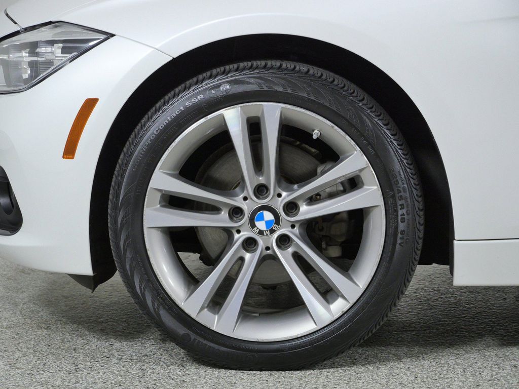 Thumbnail: 2017 BMW 3 Series - 8