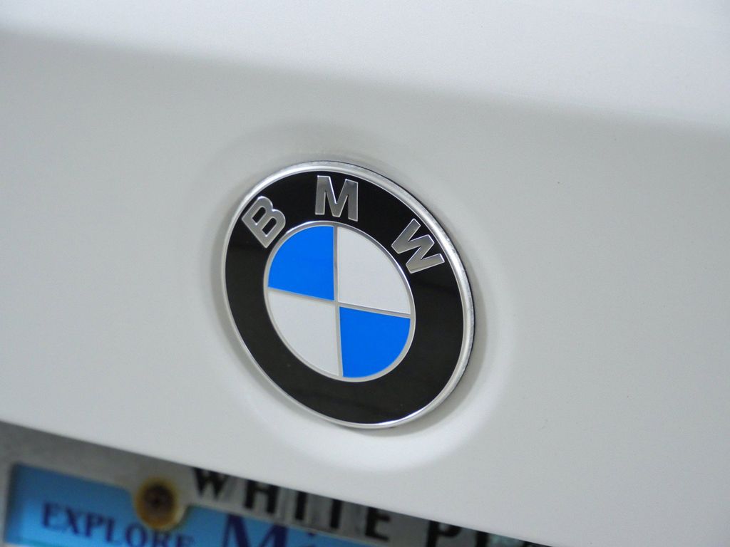 Thumbnail: 2017 BMW 3 Series - 22