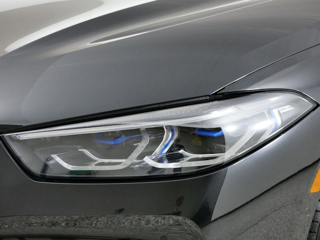 2024 BMW 8 Series 840i 25
