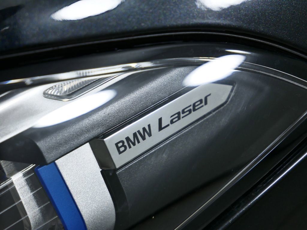 2024 BMW 8 Series 840i 24