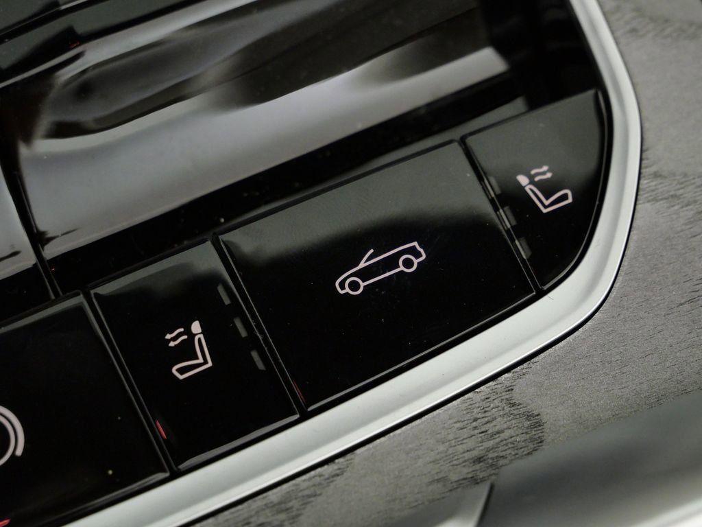 Thumbnail: 2026 BMW 8 Series - 51