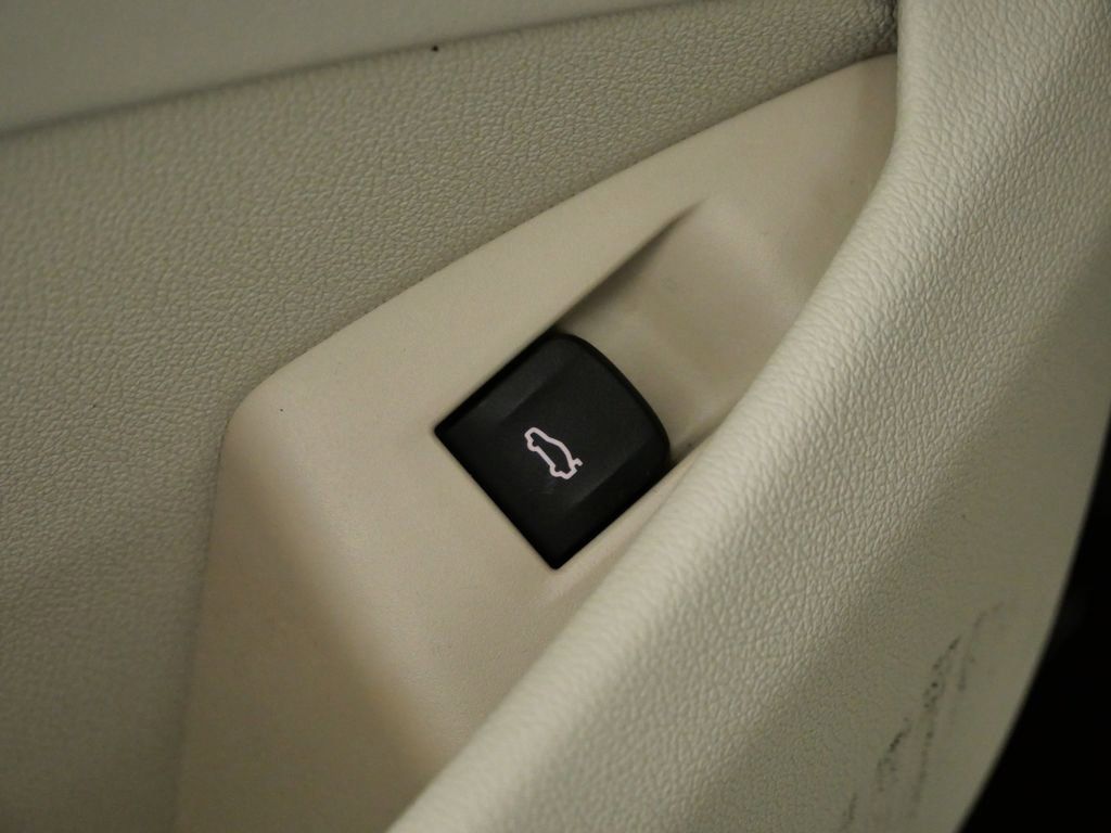 Thumbnail: 2026 BMW 8 Series - 43