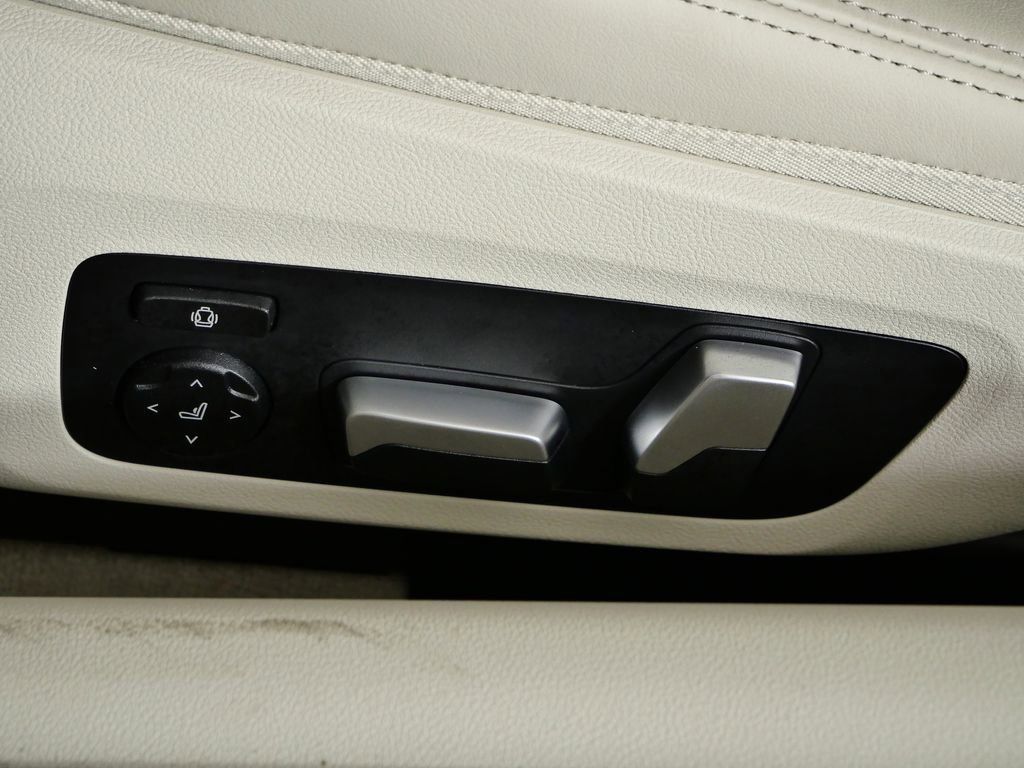 Thumbnail: 2026 BMW 8 Series - 41